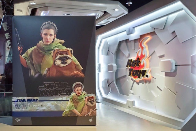 Hot Toys: Star Wars Return of the Jedi – Princess Leia and Wicket