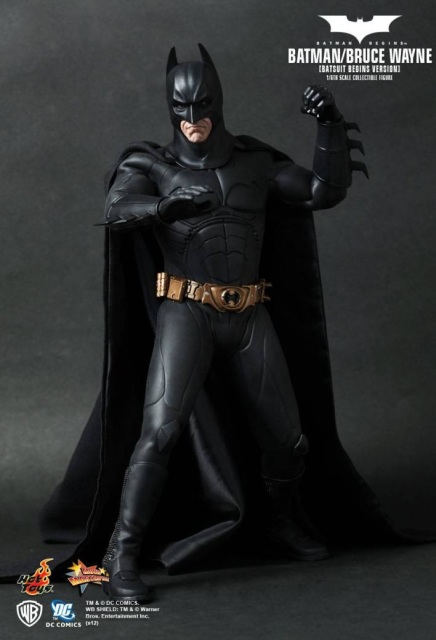 Hot Toys: Batman Begins – Batman/Bruce Wayne (Batsuit Begins Version)